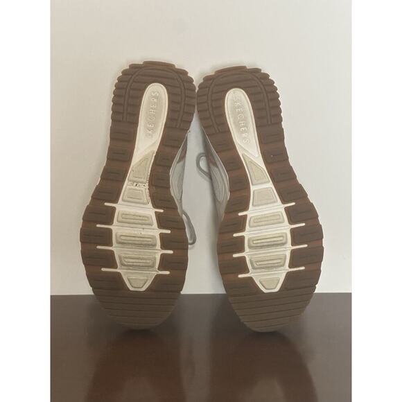 SKECHERS FURY WOMEN’S ATHLETIC SHOE Brown/ Taupe Sz 8 Comfort Memory Foam - Picture 1 of 8